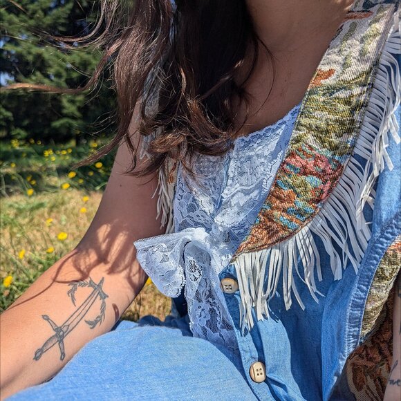 Vintage Chambray Old West Tapestry Vest w/Tassel Yoke - Picture 3 of 6